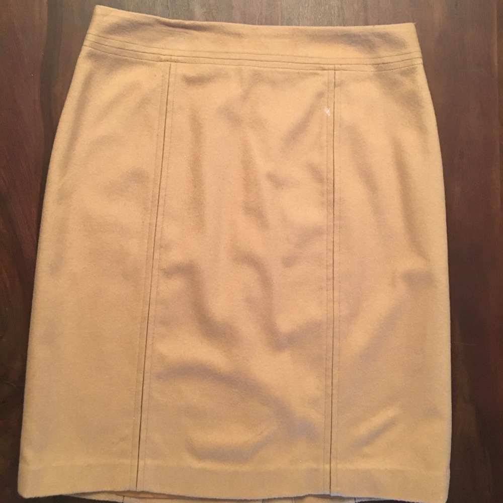 Camel MILLY 8 wool satin pencil skirt 😍